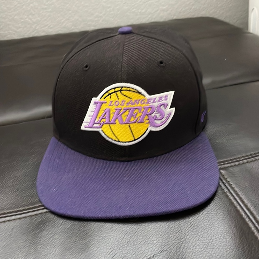 Laker’s hat